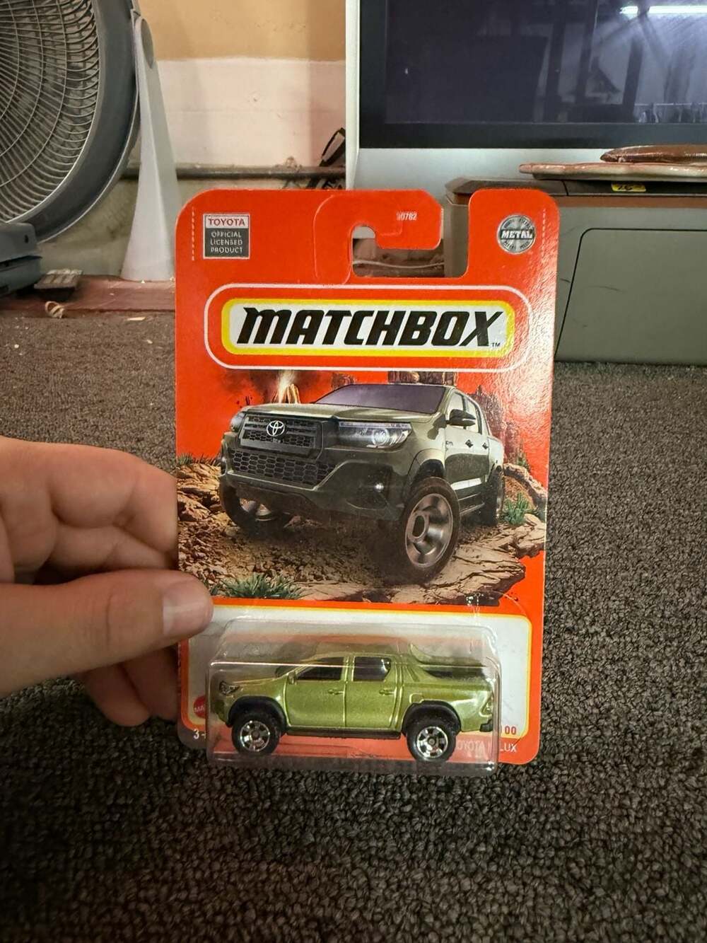 Matchbox 2018 Toyota Hilux Lime Rush Green 40/100 Diecast Toy Car